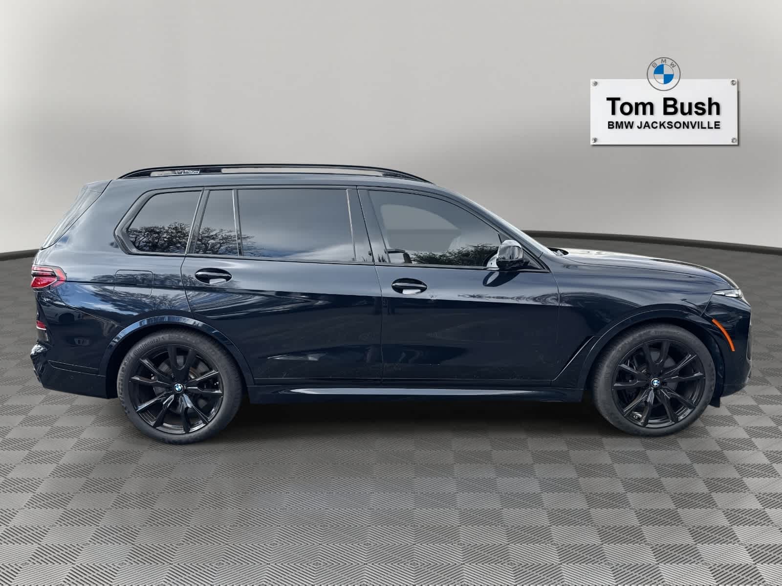 2024 BMW X7 M60i