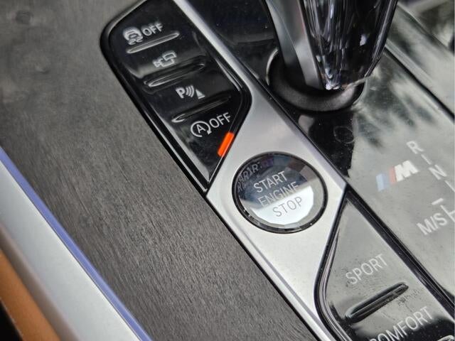 2021 BMW X7 M50I