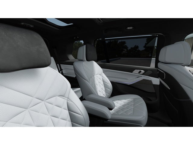 2027 BMW X7 Base