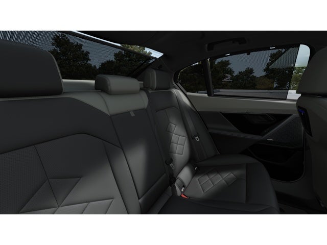 2027 BMW 550e Base