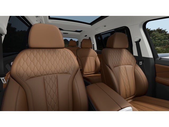 2027 BMW X7 Base