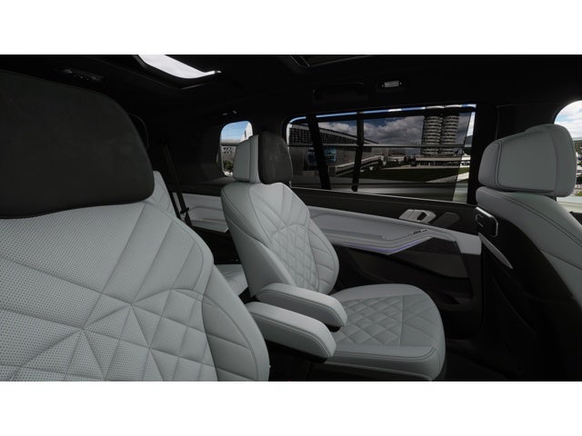 2027 BMW X7 Base