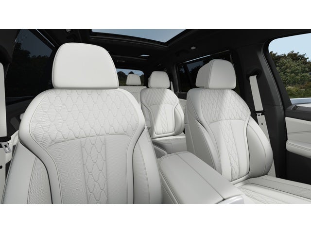2027 BMW X7 Base