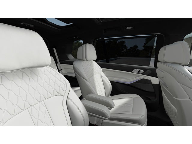 2027 BMW X7 Base