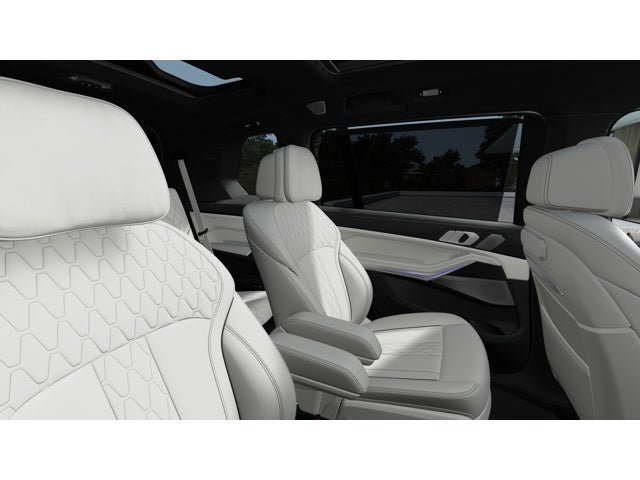 2027 BMW X7 Base