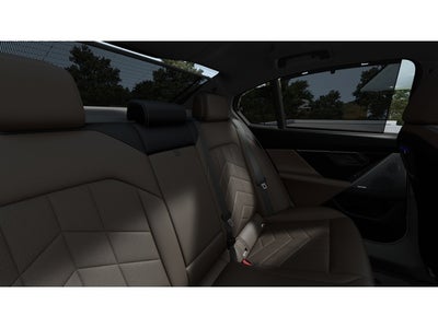 2027 BMW 550e Base
