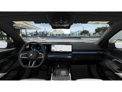 2027 BMW 550e Base