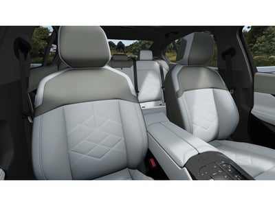 2027 BMW 550e Base