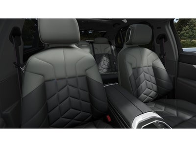 2026 BMW 750e xDrive Base