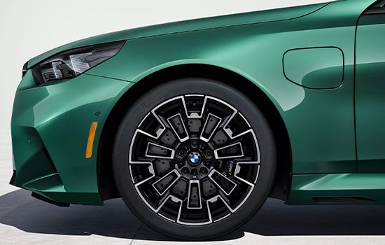 The BMW M5 Touring’s tire wheel. | Tom Bush BMW Orange Park in Jacksonville FL