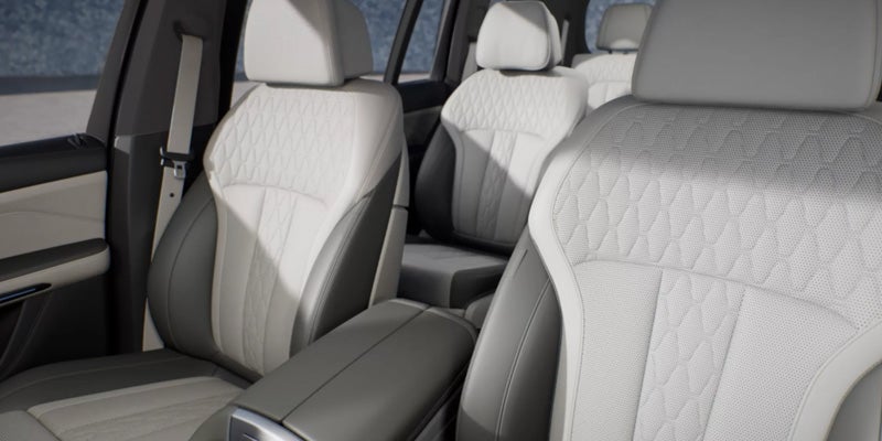 2026 BMW X7 Feature 2